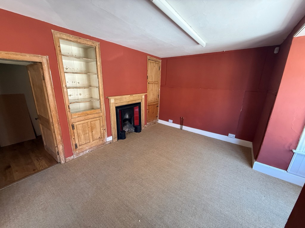 Lot: 76 - SHOP AND UPPER PARTS WITH PLANNING FOR CONVERSION - Room three